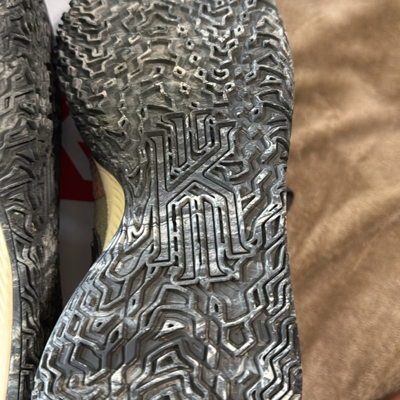 Kyrie Low 4 Coral / Iron Grey Athletic Sneakers - Picture 9 of 13